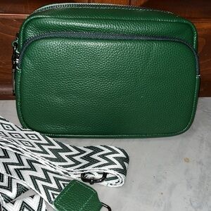 Boutique Leather Camera bag Crossbody bag Hunter Green/Gunmetal HW 2 straps NWOT